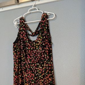 Dress, floral print, knee length sleeveless.